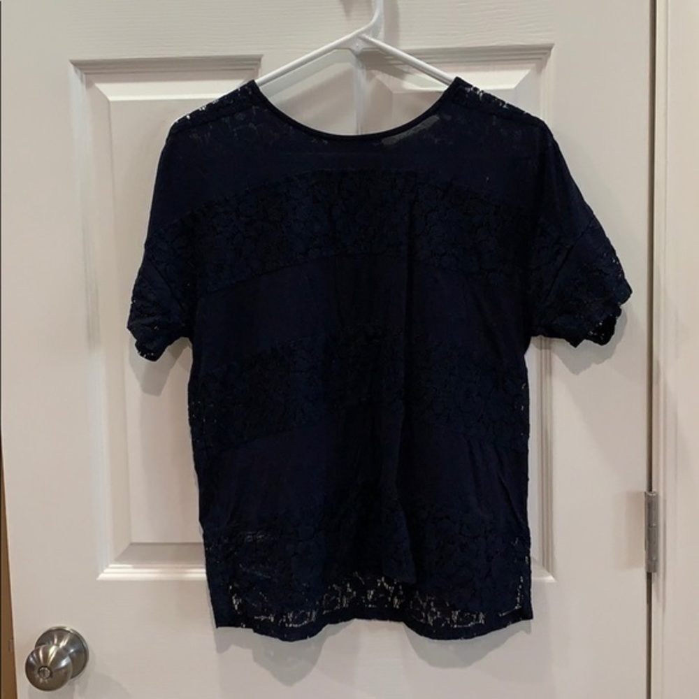 5/$15 - Loft medium shirt‎